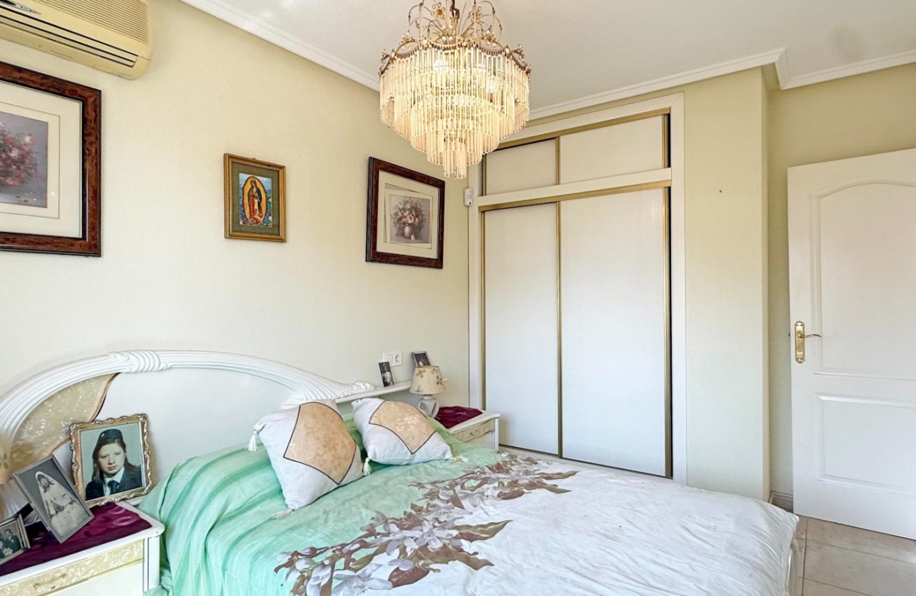 Resale - House - Torrevieja - La Siesta - El Salado -  Torreta