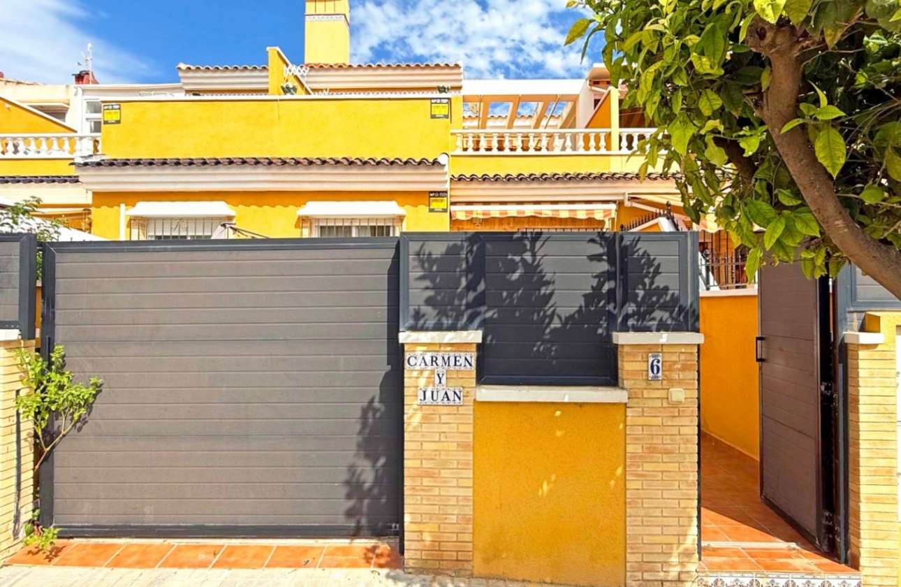 Resale - House - Torrevieja - La Siesta - El Salado -  Torreta