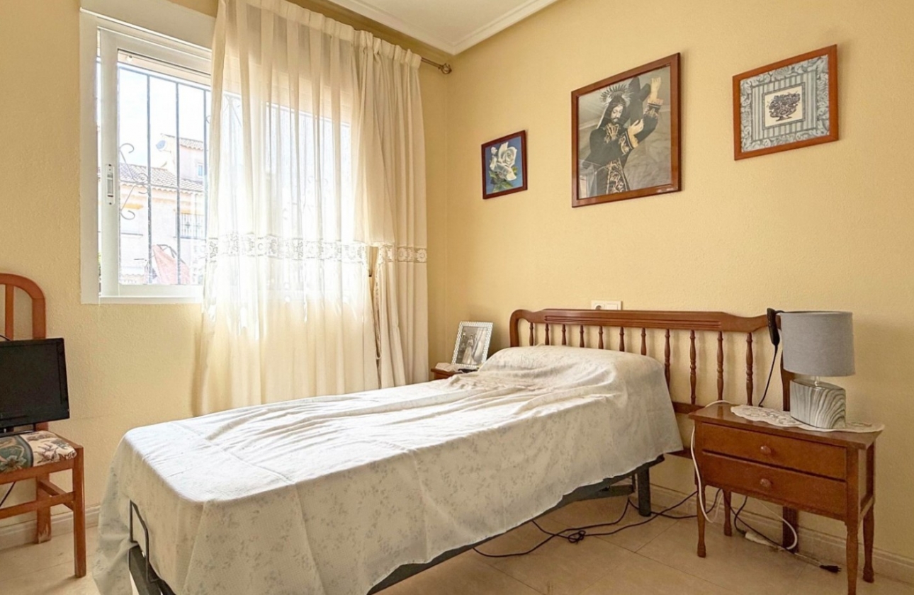 Resale - House - Torrevieja - La Siesta - El Salado -  Torreta