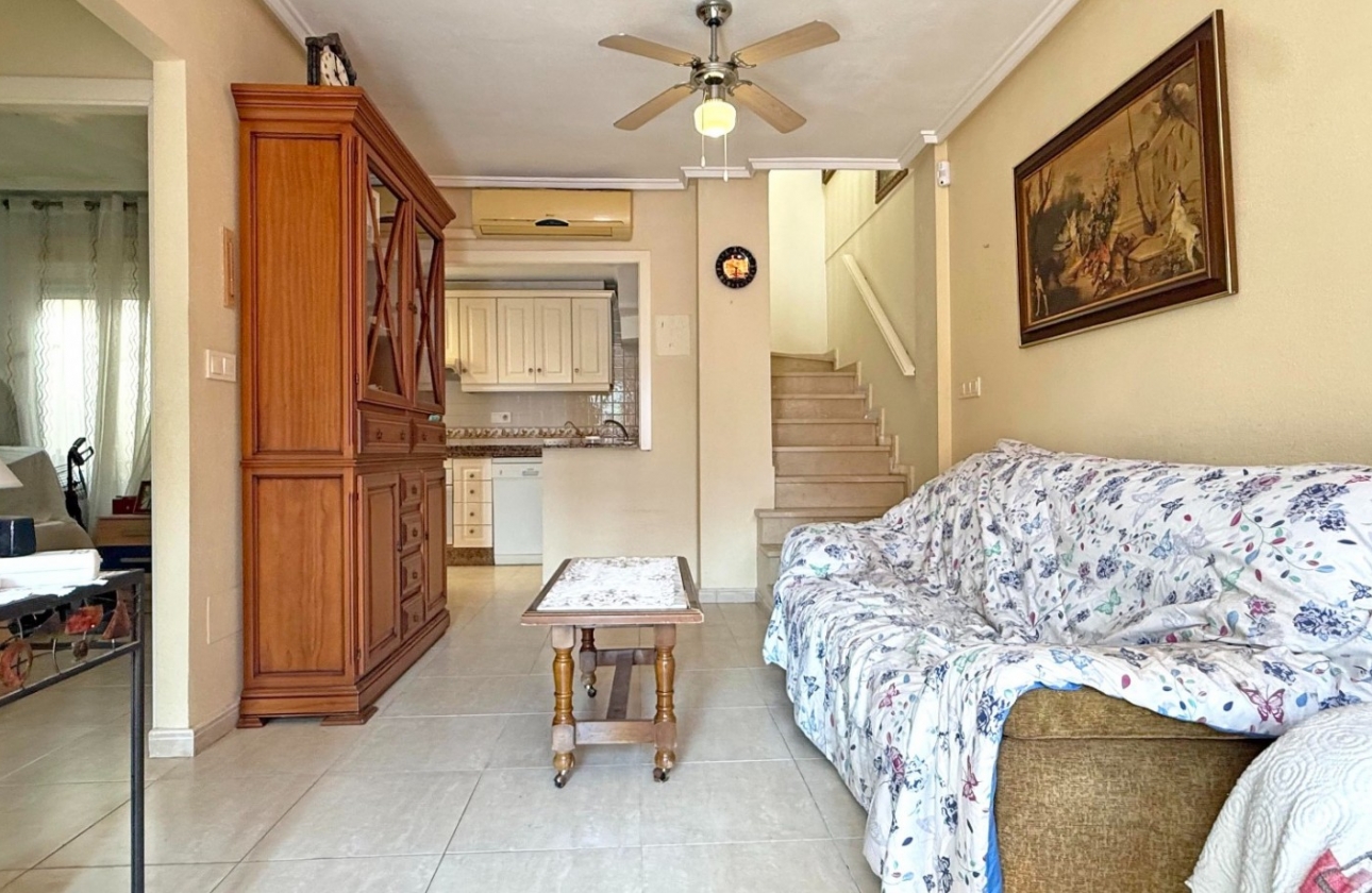 Resale - House - Torrevieja - La Siesta - El Salado -  Torreta