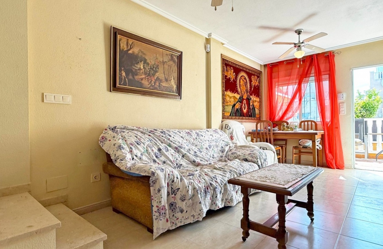 Resale - House - Torrevieja - La Siesta - El Salado -  Torreta