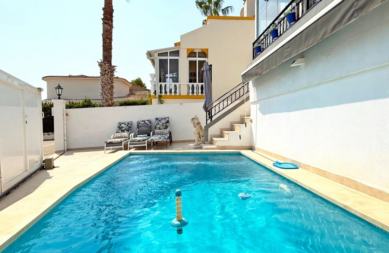 Resale - Villa - Orihuela Costa - Villamartín