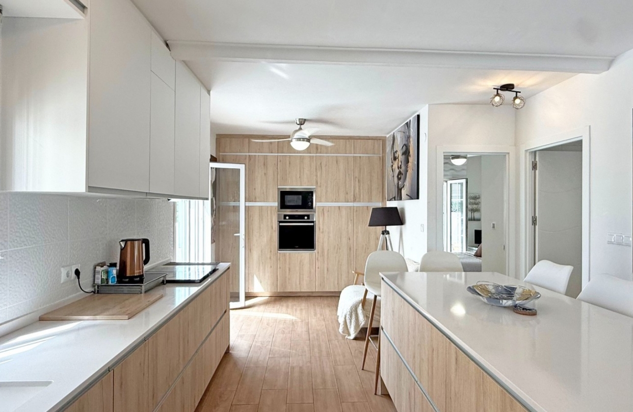 Resale - Villa - Orihuela Costa - Villamartín