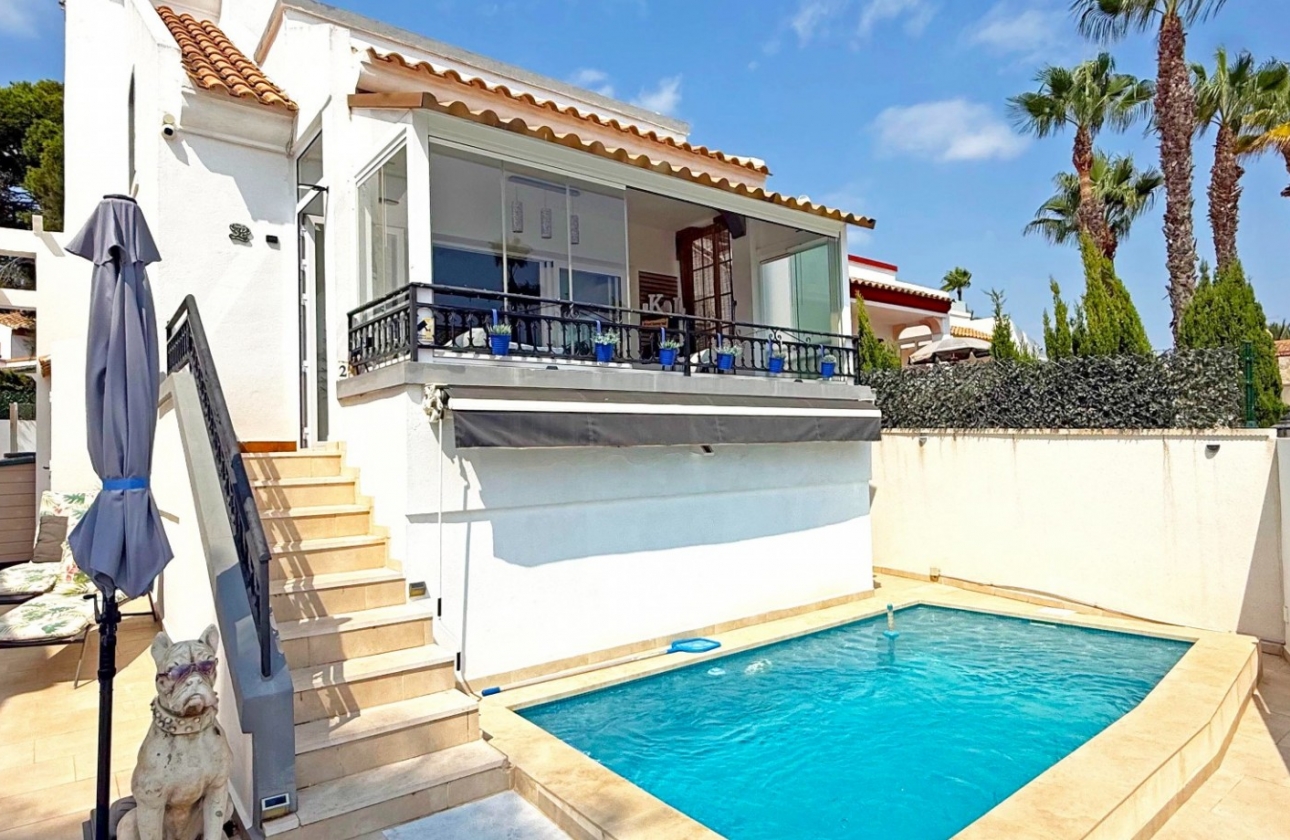 Resale - Villa - Orihuela Costa - Villamartín