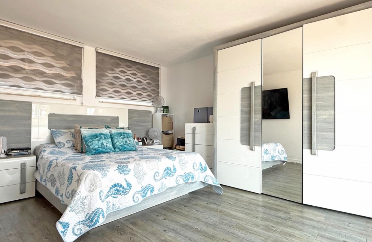 Resale - Villa - Orihuela Costa - Villamartín