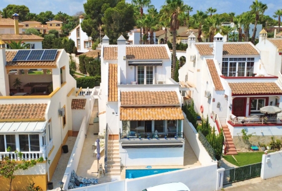 Resale - Villa - Orihuela Costa - Villamartín