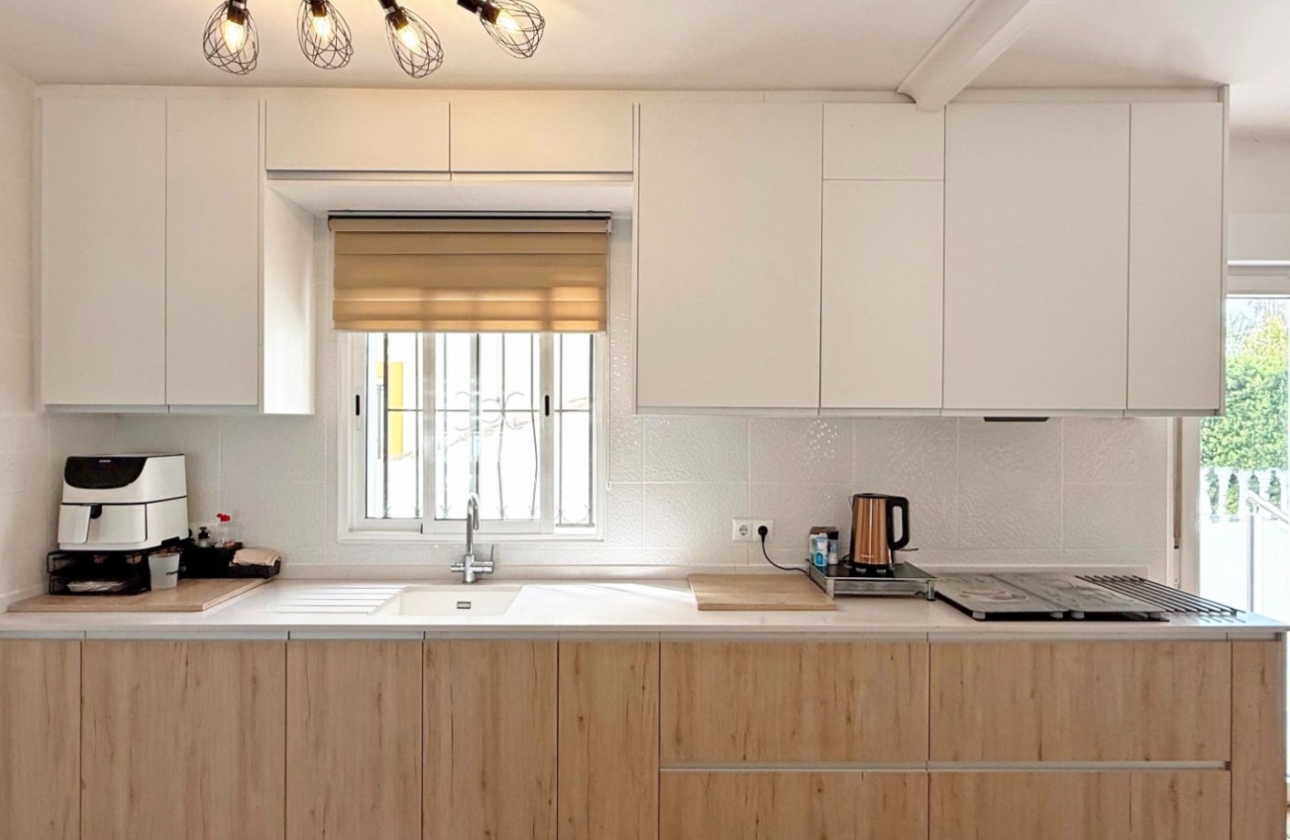 Resale - Villa - Orihuela Costa - Villamartín