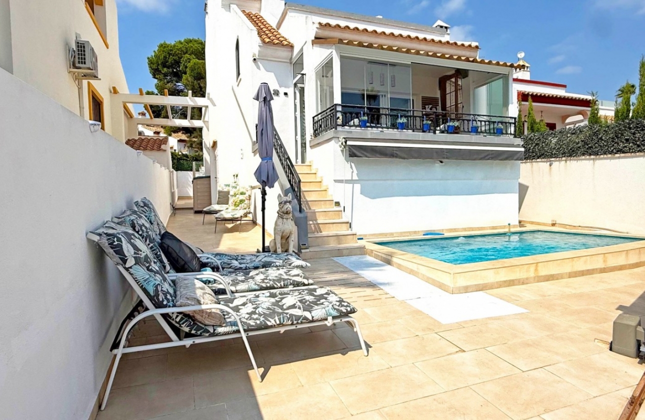 Resale - Villa - Orihuela Costa - Villamartín