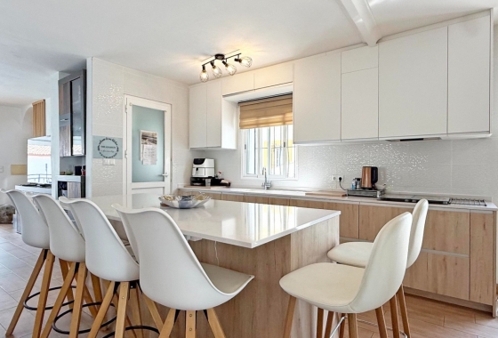 Resale - Villa - Orihuela Costa - Villamartín