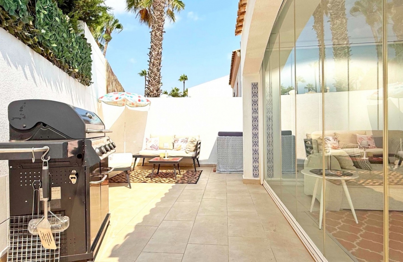 Resale - Villa - Orihuela Costa - Villamartín
