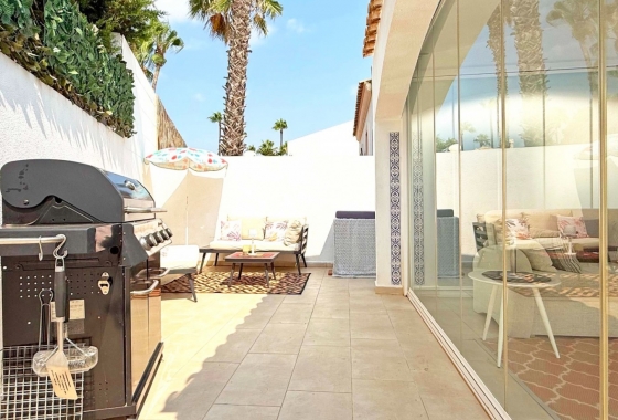 Resale - Villa - Orihuela Costa - Villamartín