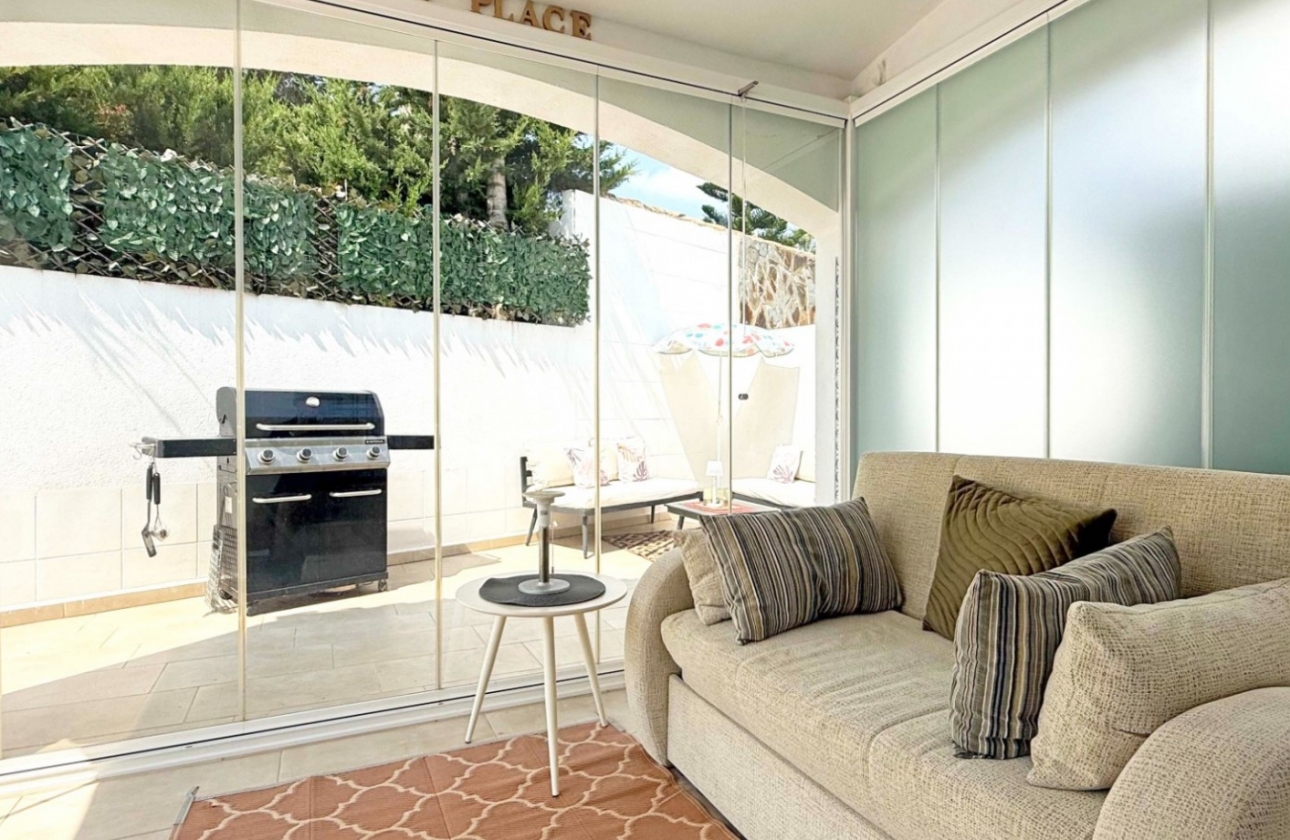 Resale - Villa - Orihuela Costa - Villamartín