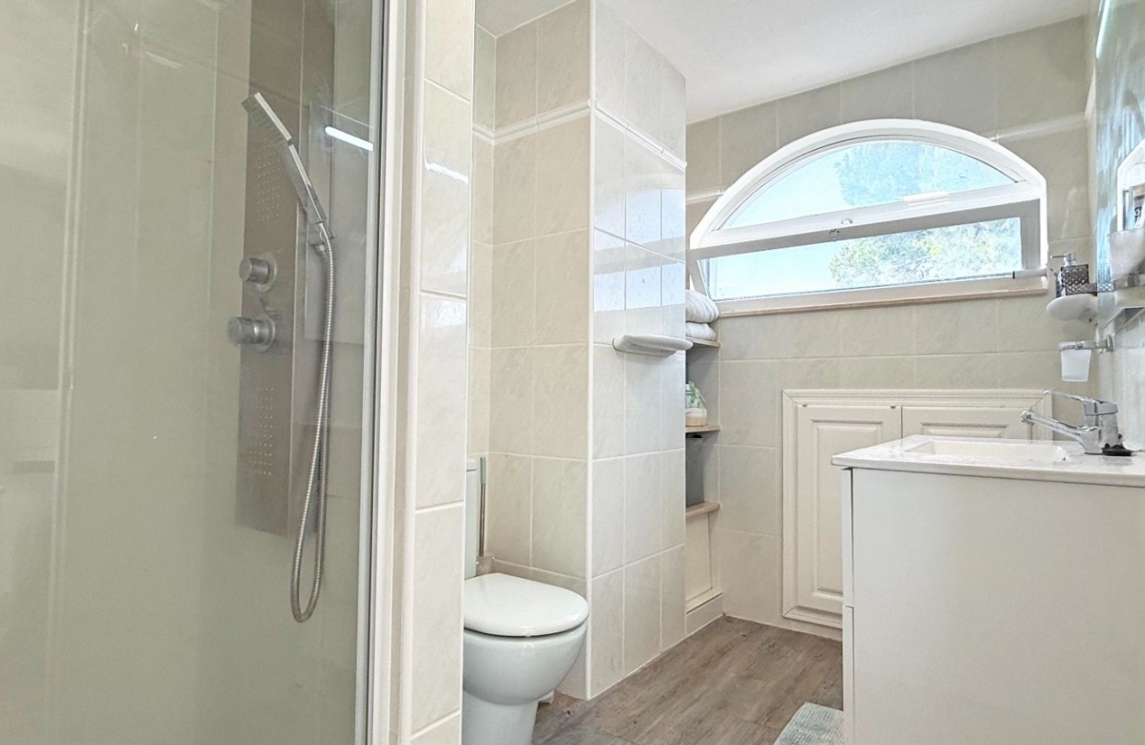 Resale - Villa - Orihuela Costa - Villamartín