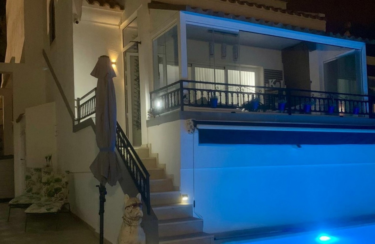 Resale - Villa - Orihuela Costa - Villamartín