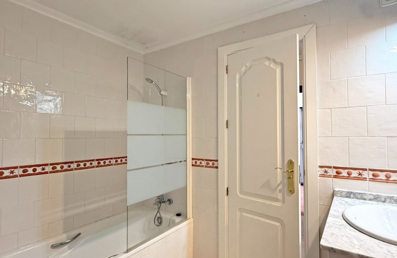 Resale - Apartment / flat - Orihuela Costa - Villamartín