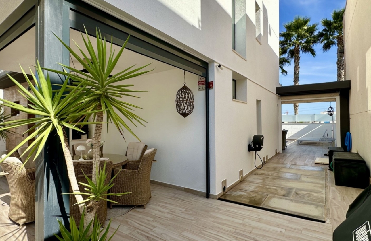 Resale - Villa - Orihuela Costa - Lomas de Cabo Roig