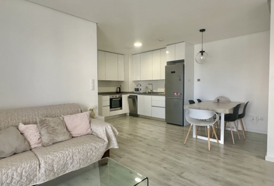 Resale - Apartment / flat - Orihuela Costa - Villamartín