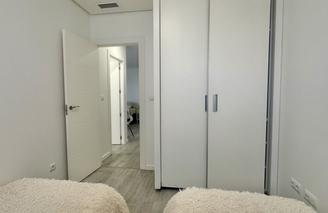 Resale - Apartment / flat - Orihuela Costa - Villamartín