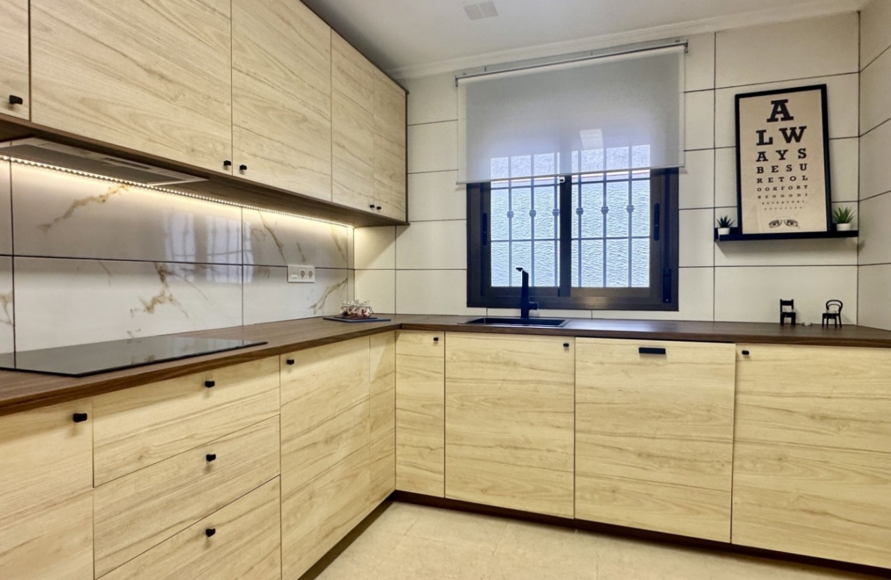 Resale - House - San Miguel de Salinas