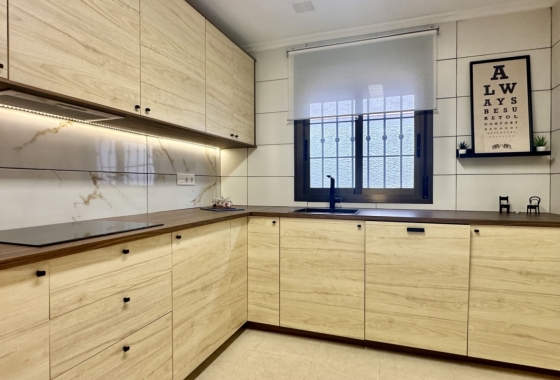 Resale - House - San Miguel de Salinas