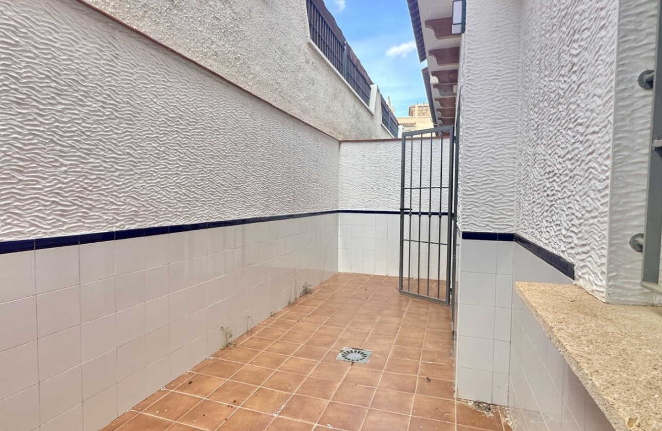 Resale - House - San Miguel de Salinas