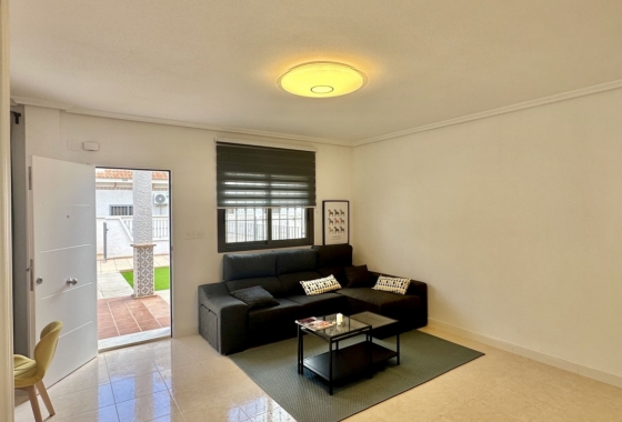 Resale - House - San Miguel de Salinas