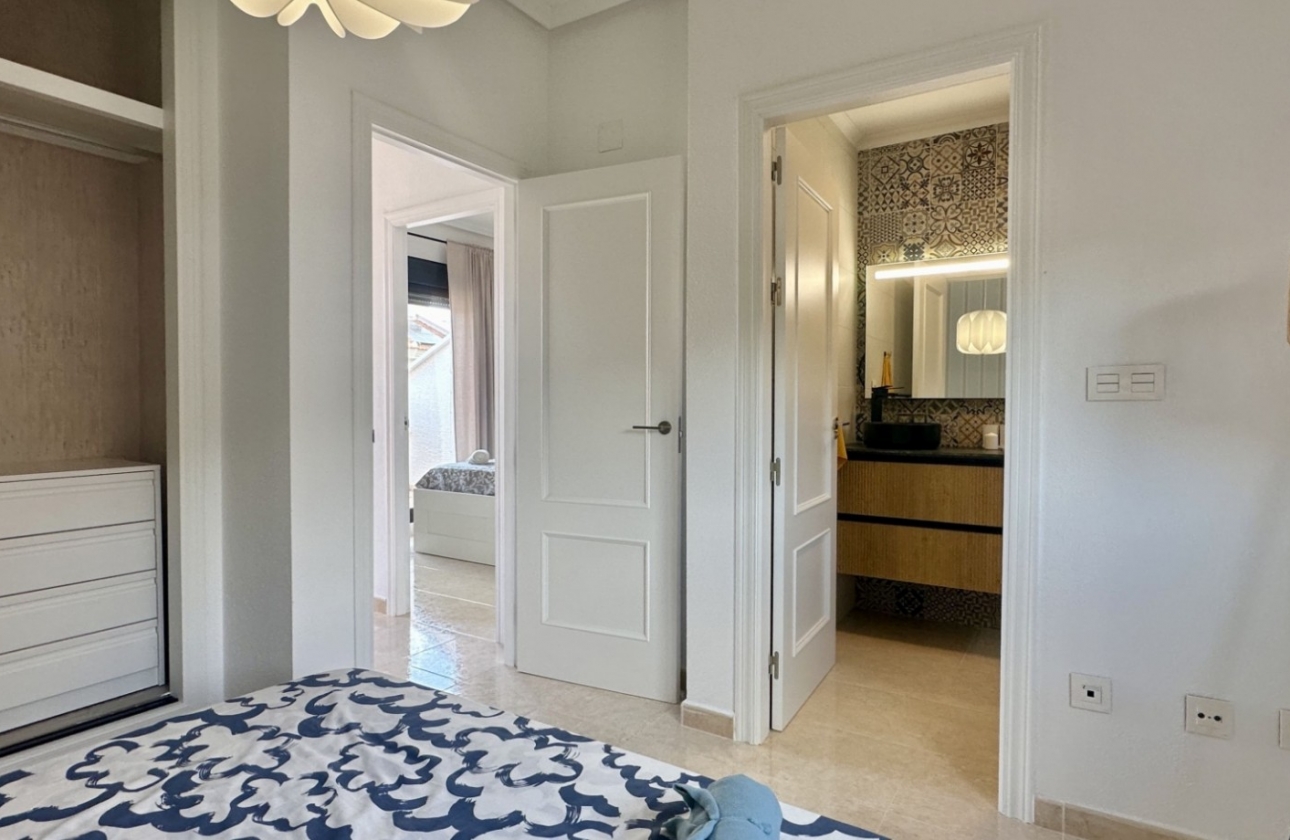 Resale - House - San Miguel de Salinas