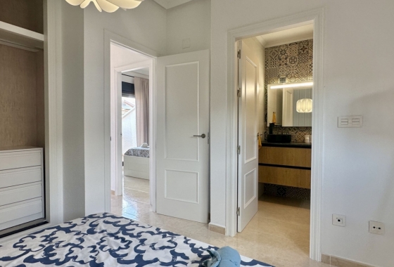 Resale - House - San Miguel de Salinas