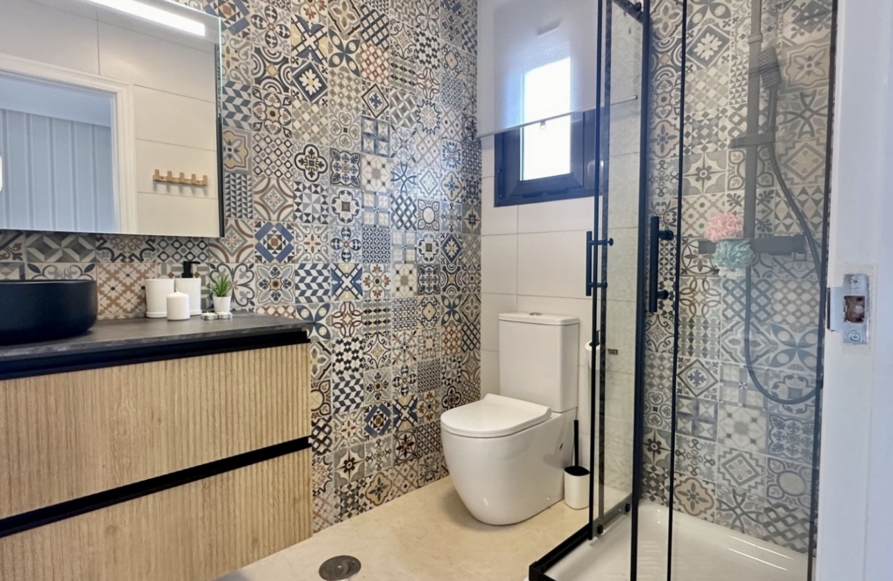 Resale - House - San Miguel de Salinas