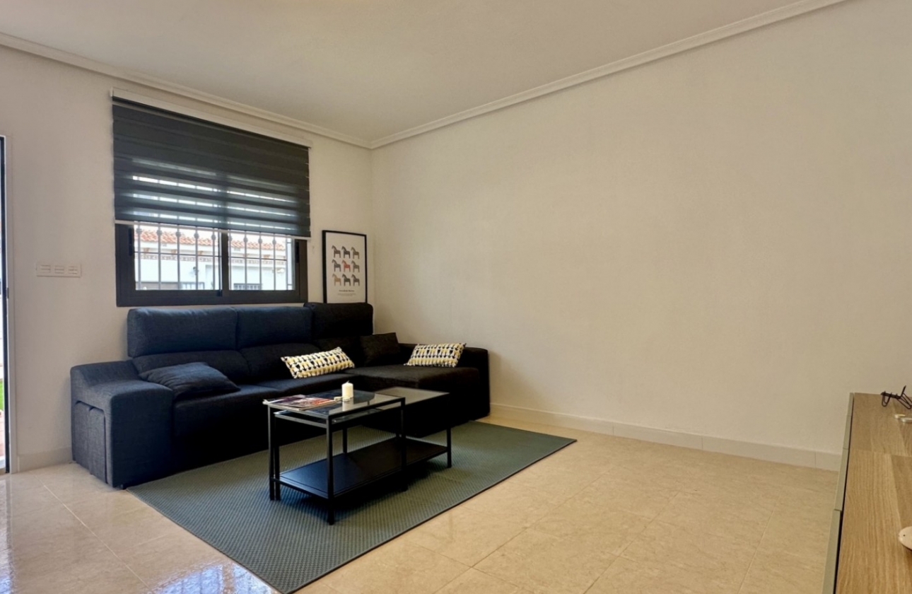 Resale - House - San Miguel de Salinas