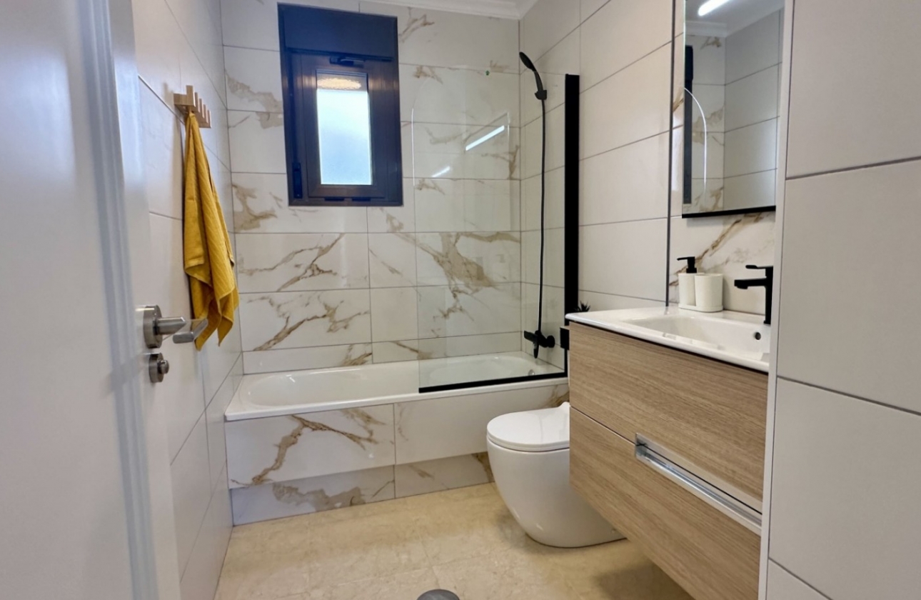 Resale - House - San Miguel de Salinas