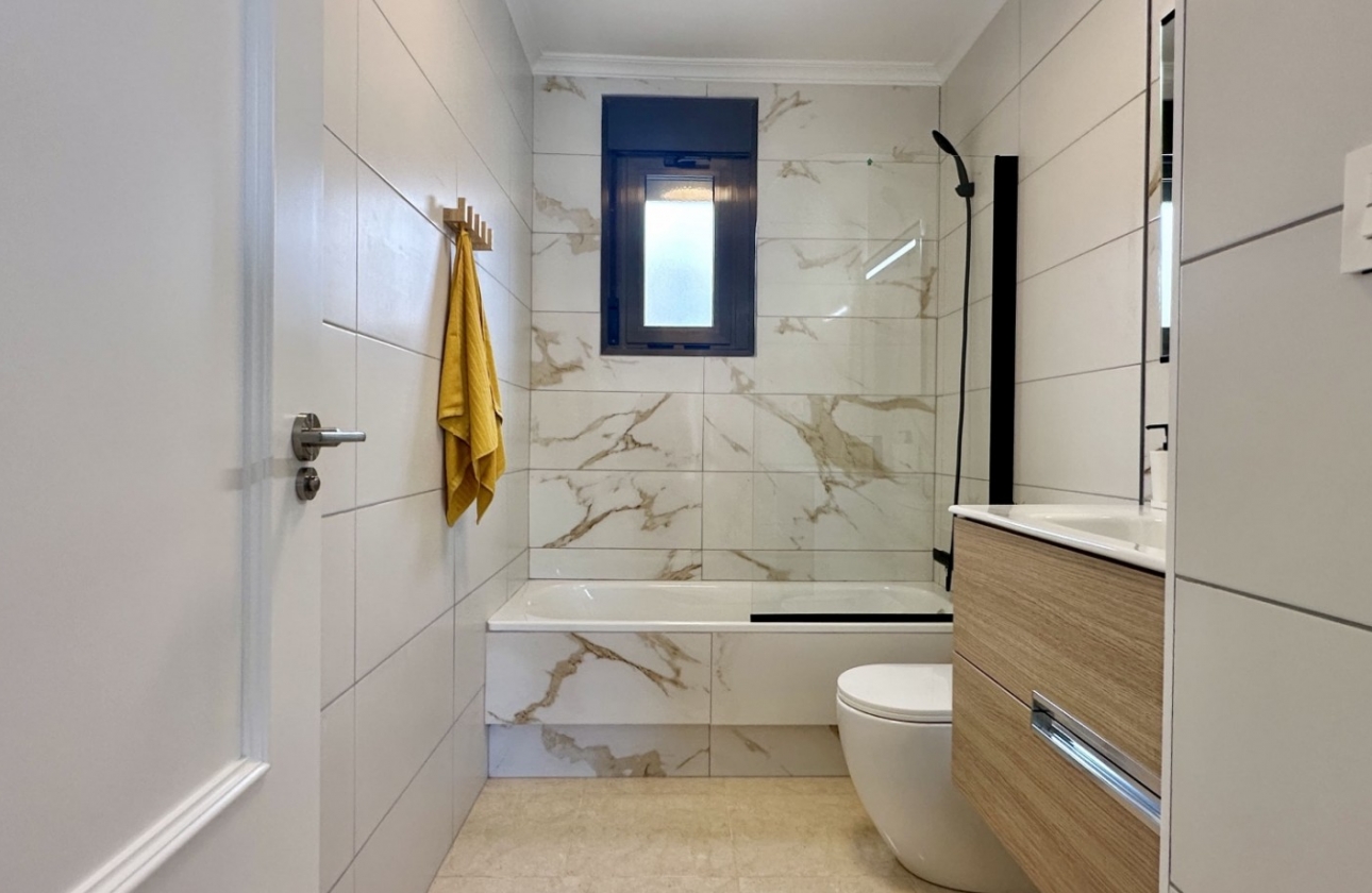 Resale - House - San Miguel de Salinas