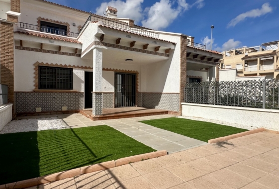 Resale - House - San Miguel de Salinas