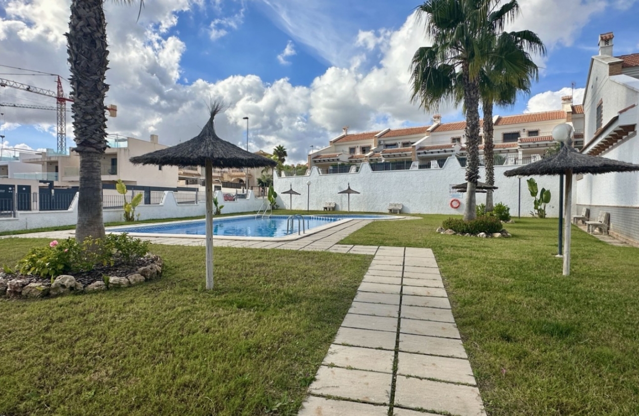 Resale - House - San Miguel de Salinas