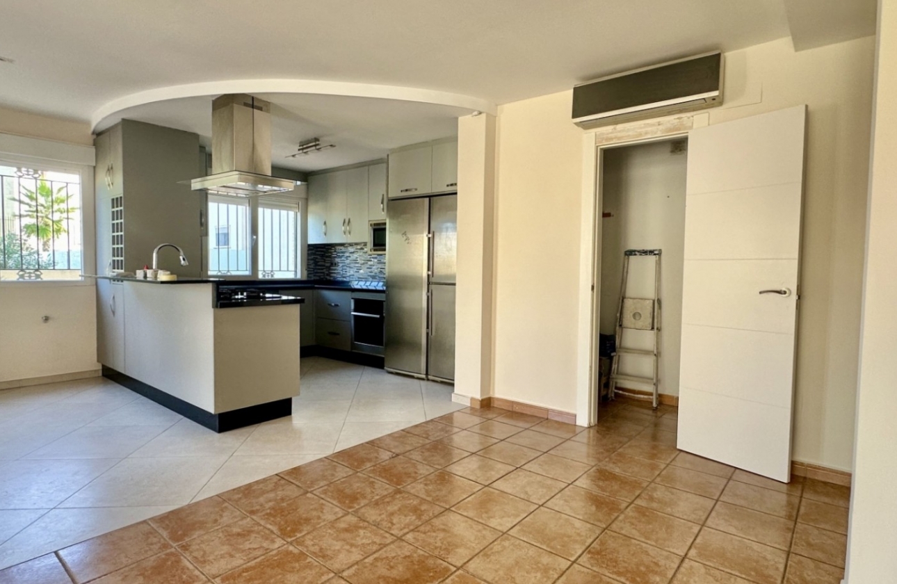 Resale - Villa - Orihuela Costa - Villamartín
