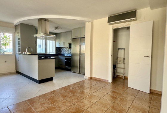 Resale - Villa - Orihuela Costa - Villamartín