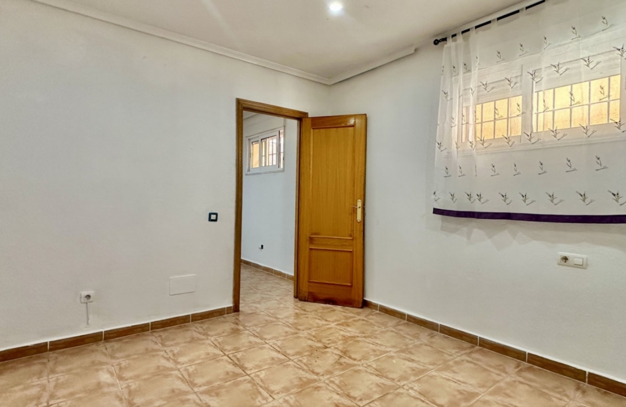 Resale - Villa - Orihuela Costa - Villamartín