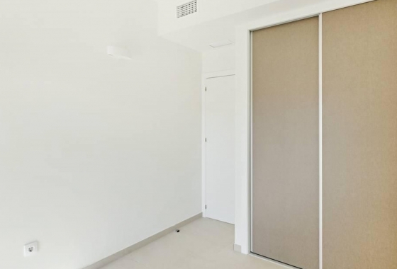 Resale - Apartment / flat - Torrevieja - La Veleta