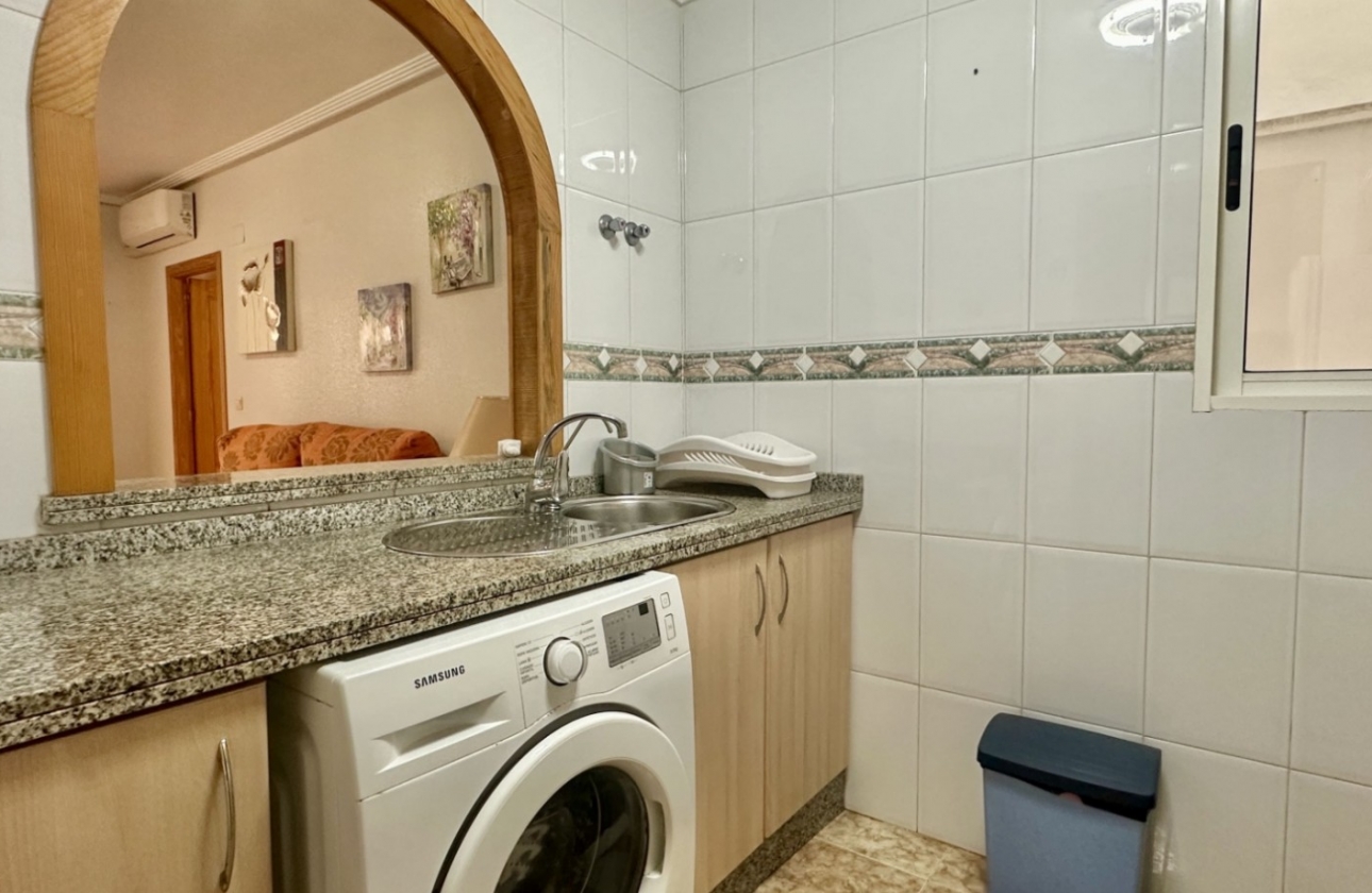 Resale - Apartment / flat - Torrevieja - Playa del Cura