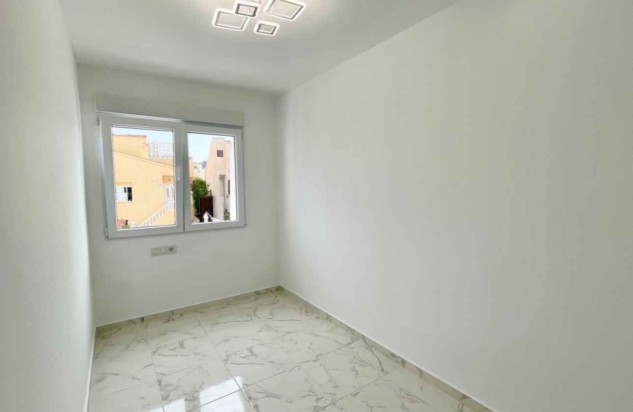 Resale - House - Torrevieja - Los Balcones