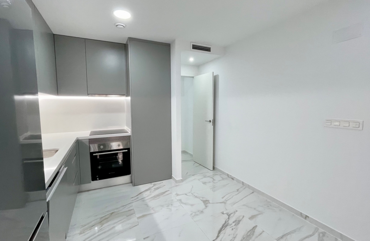 Resale - Apartment / flat - Torrevieja - Centro