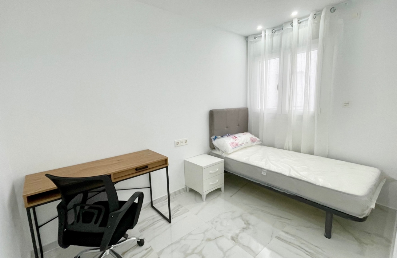 Resale - Apartment / flat - Torrevieja - Centro