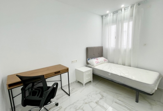 Resale - Apartment / flat - Torrevieja - Centro