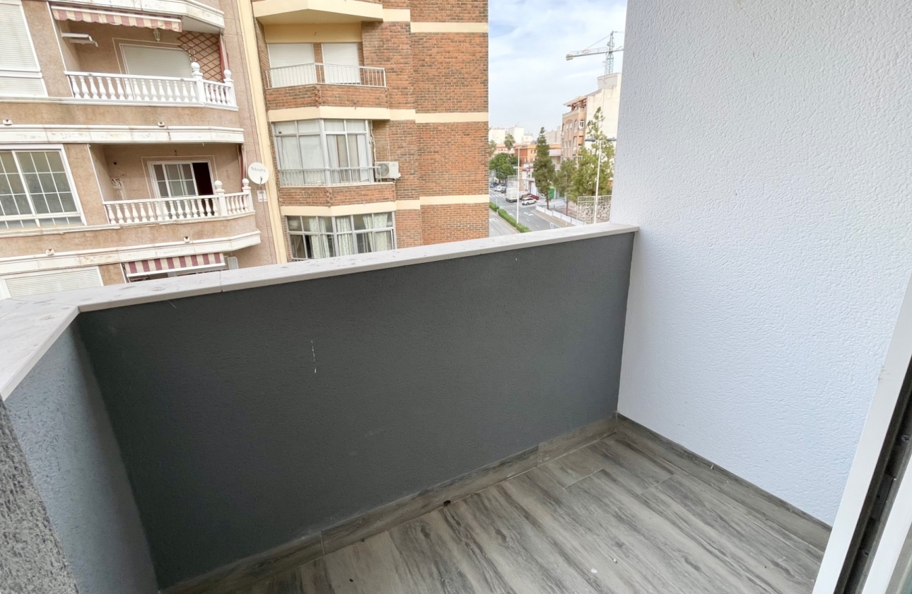 Resale - Apartment / flat - Torrevieja - Centro