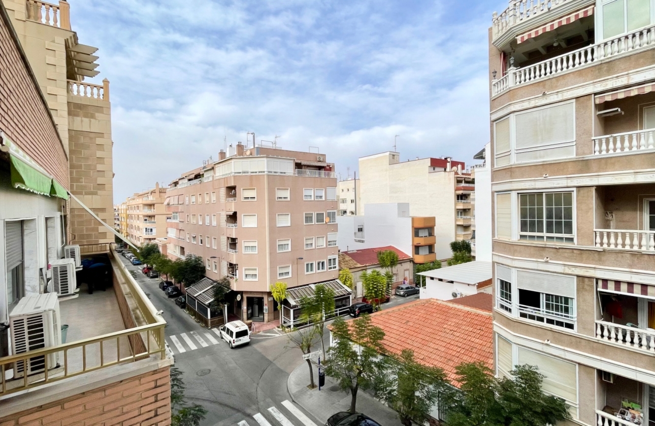 Resale - Apartment / flat - Torrevieja - Centro