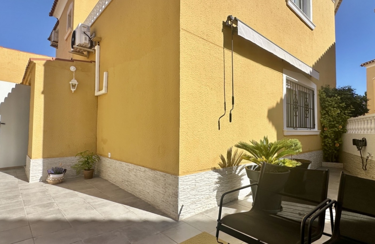 Resale - House - Orihuela Costa - La Florida
