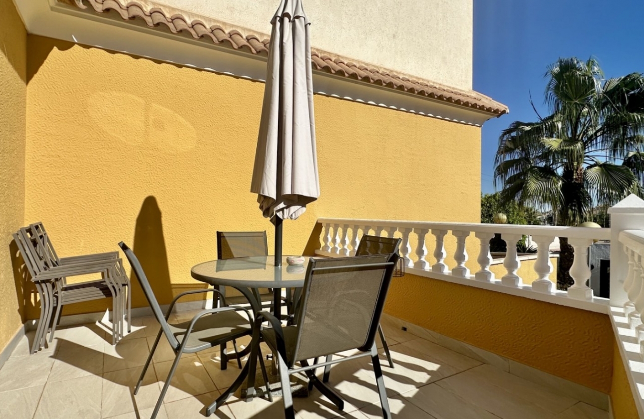 Resale - House - Orihuela Costa - La Florida