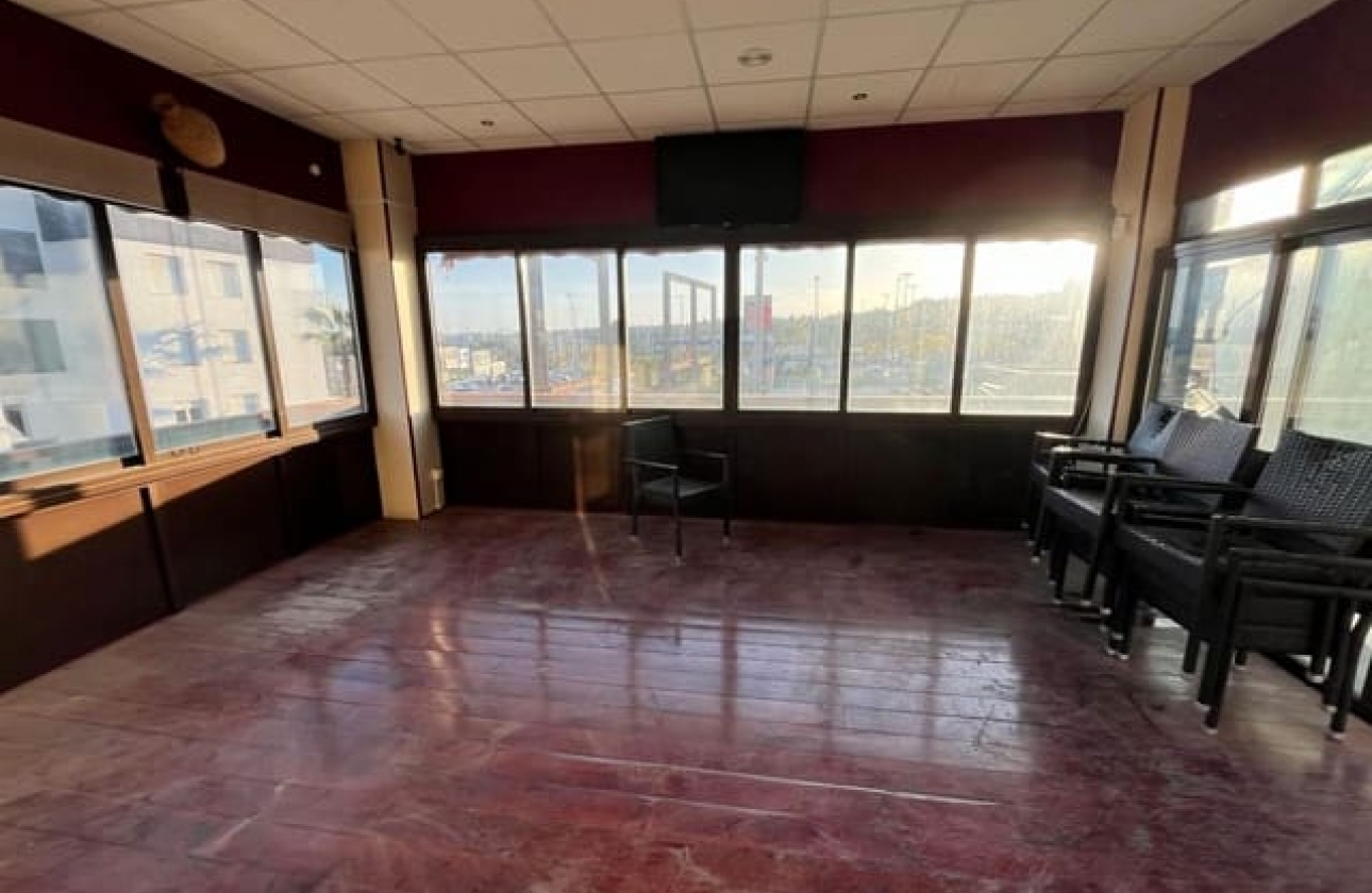 Reventa - Comercial - Orihuela Costa