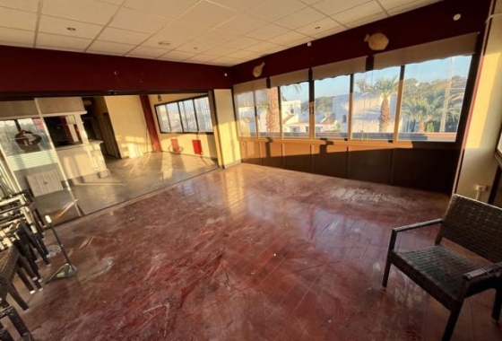 Reventa - Comercial - Orihuela Costa