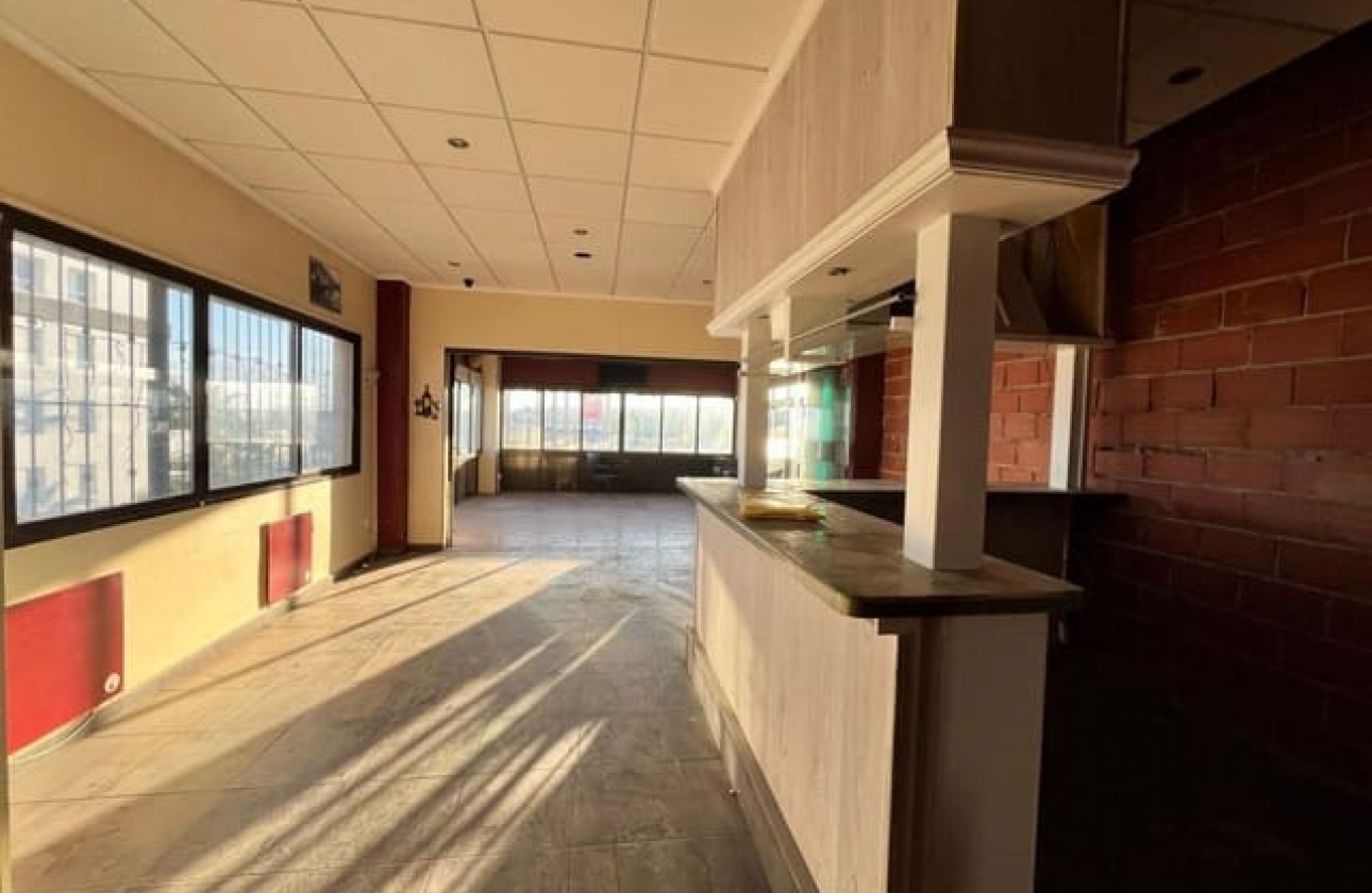 Reventa - Comercial - Orihuela Costa